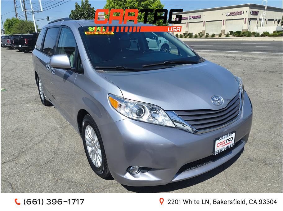 Used 2015 Toyota Sienna XLE FWD image 1