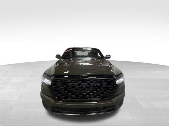 New 2027 RAM 1500 Express AWD/4WD image 3