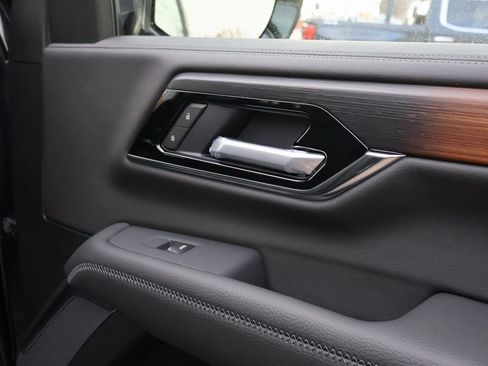 New 2026 GMC Yukon XL Denali w/ Denali Reserve Package image 8