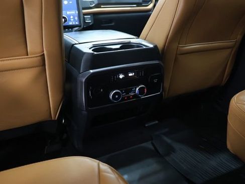 Used 2023 Ford Expedition Platinum AWD/4WD image 34