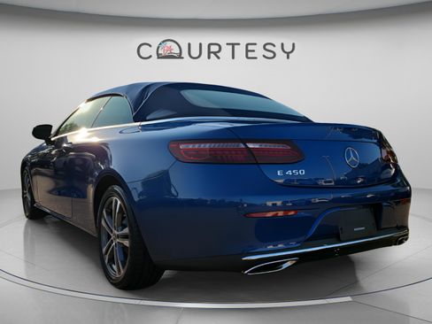Used 2023 Mercedes-Benz E 450 Cabriolet image 2