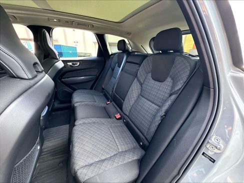 Used 2024 Volvo XC60 B5 Core w/ Protection Package Premier AWD/4WD image 28