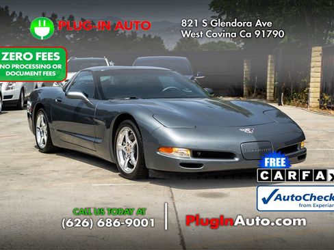 Used 2003 Chevrolet Corvette Coupe w/ Preferred Equipment Group RWD image 3