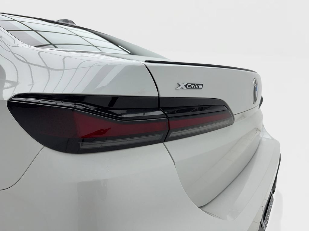 Used 2023 BMW 760i xDrive AWD/4WD image 9