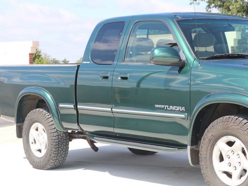 Used 2001 Toyota Tundra Limited w/ Off-Road Pkg AWD/4WD image 27
