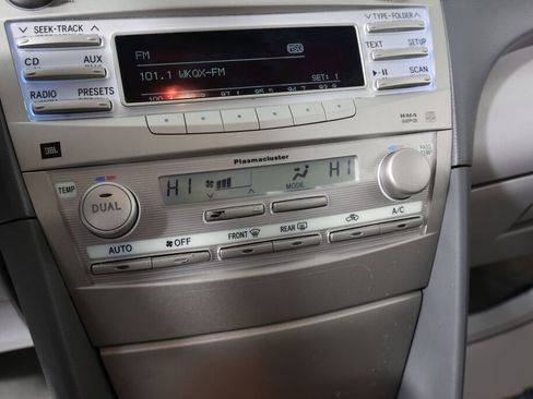 Used 2010 Toyota Camry XLE image 36