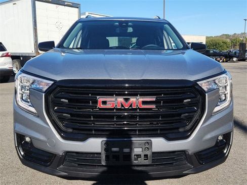 Used 2023 GMC Terrain SLT w/ Elevation Edition image 8