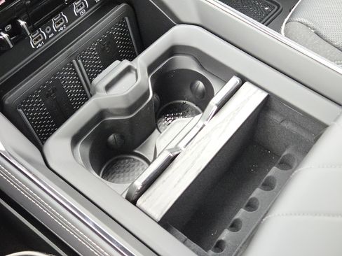 New 2026 RAM 3500 Limited AWD/4WD image 18