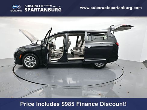 Used 2017 Chrysler Pacifica Touring-L Plus w/ Advanced Safetytec Group image 37