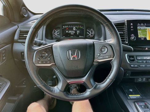 Used 2025 Honda Passport TrailSport image 11