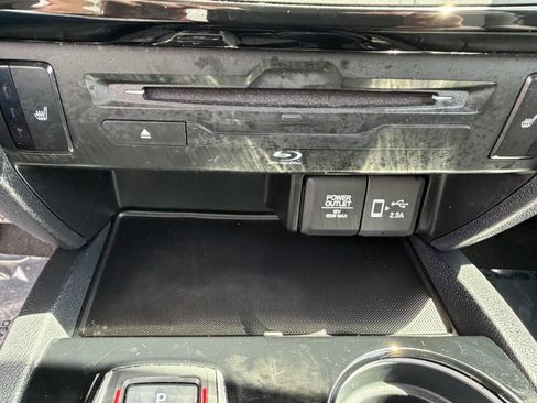 Used 2020 Honda Pilot Touring image 31