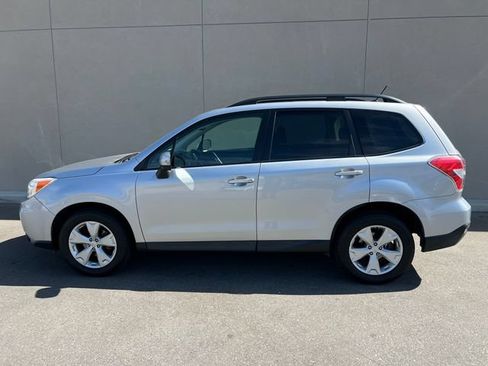 Used 2015 Subaru Forester 2.5i Premium w/ All-Weather Package AWD/4WD image 4
