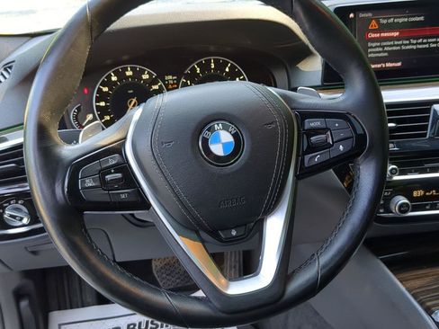 Used 2019 BMW 530i xDrive w/ Convenience Package AWD/4WD image 14