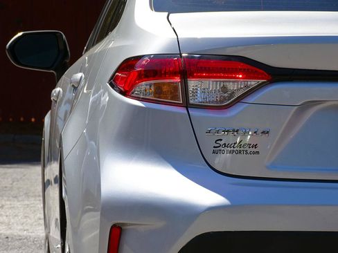 Used 2024 Toyota Corolla LE FWD image 12