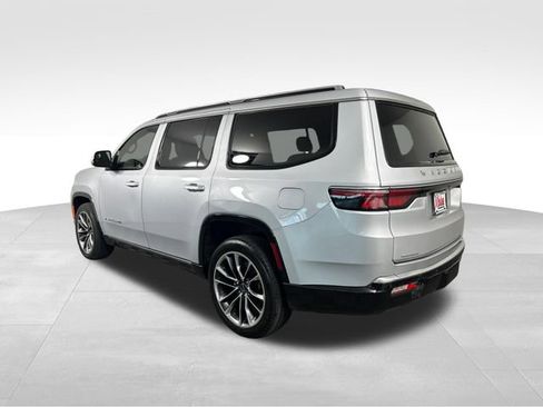 Used 2022 Jeep Wagoneer Series III w/ Premium Group I AWD/4WD image 4