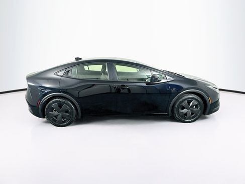 Used 2025 Toyota Prius LE FWD image 10