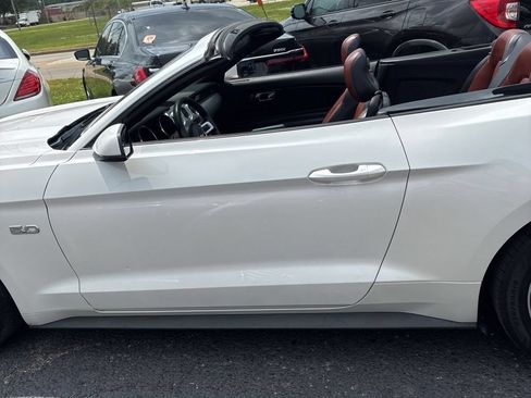 Used 2017 Ford Mustang GT Premium RWD image 4