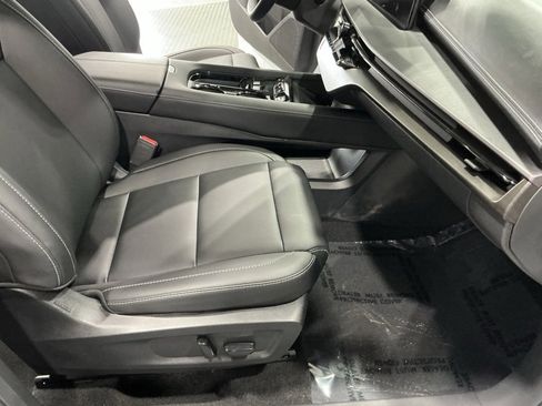 Used 2025 Nissan Murano SV image 22