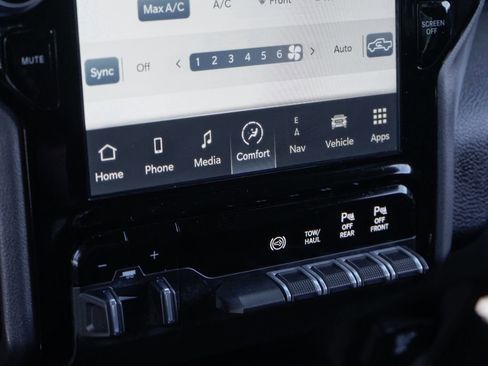 Used 2023 RAM 2500 Laramie w/ Night Edition AWD/4WD image 29