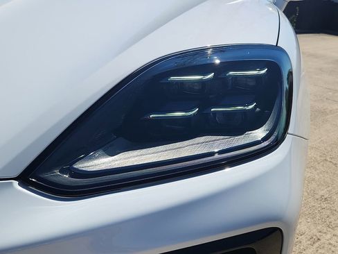 New 2026 Porsche Cayenne E-Hybrid Coupe image 9