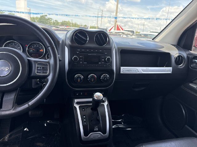Used 2014 Jeep Compass Latitude FWD image 21