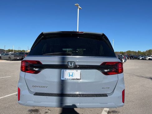 Used 2026 Honda Odyssey Elite image 5