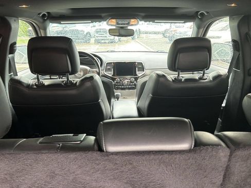 Used 2021 Jeep Grand Cherokee Limited w/ Premium Lighting Group AWD/4WD image 29