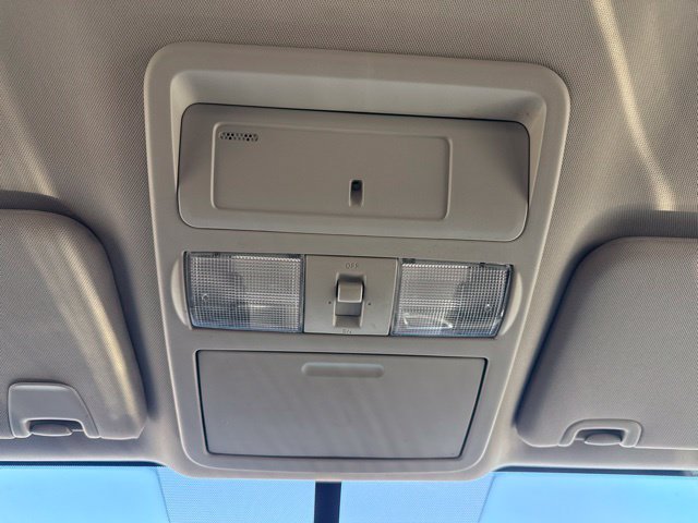 Used 2017 Nissan Titan SV AWD/4WD image 32