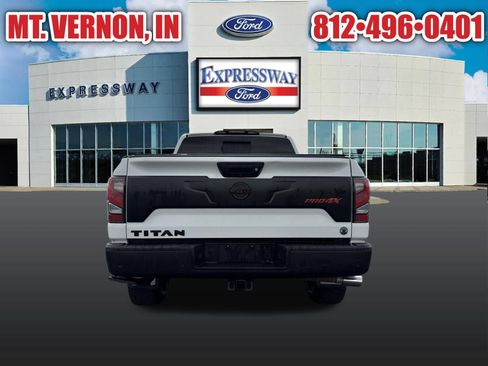 Used 2023 Nissan Titan PRO-4X w/ Pro-4x Convenience Package AWD/4WD image 5