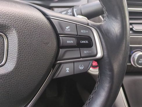 Used 2018 Honda Accord Touring image 25