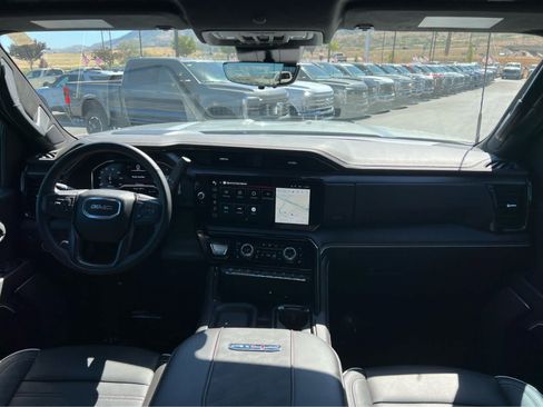 Used 2025 GMC Sierra 2500 AT4X AWD/4WD image 25