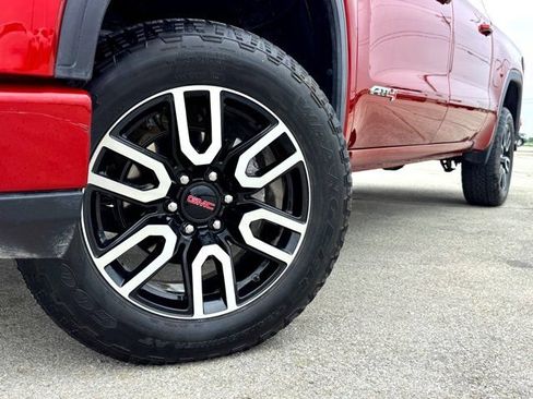 Used 2024 GMC Sierra 1500 AT4 w/ Technology Package AWD/4WD image 3