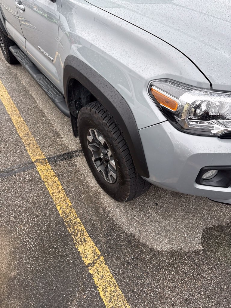 Used 2018 Toyota Tacoma TRD Off-Road AWD/4WD image 9
