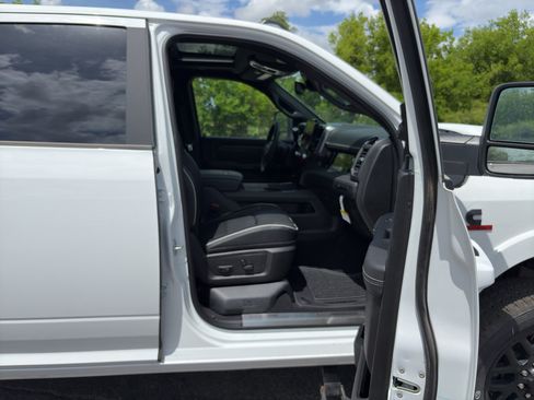 New 2026 RAM 2500 Limited AWD/4WD image 15