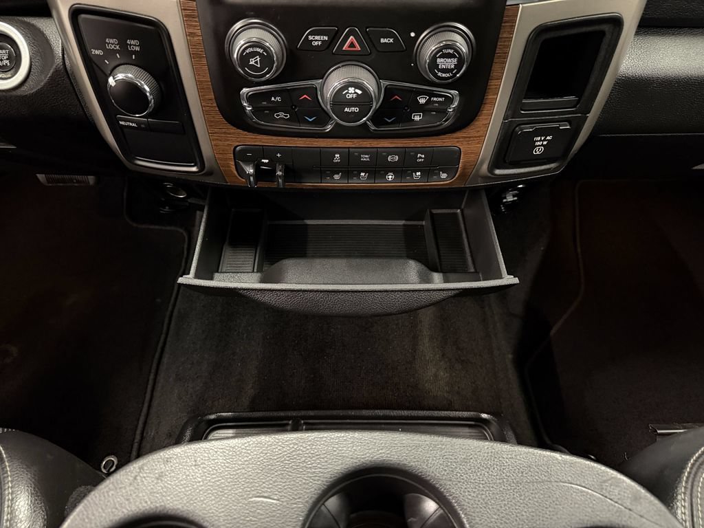 Used 2014 RAM 3500 Laramie w/ Convenience Group AWD/4WD image 19