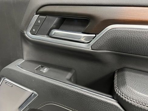 Used 2025 GMC Sierra 3500 Denali w/ Denali Reserve Package image 55