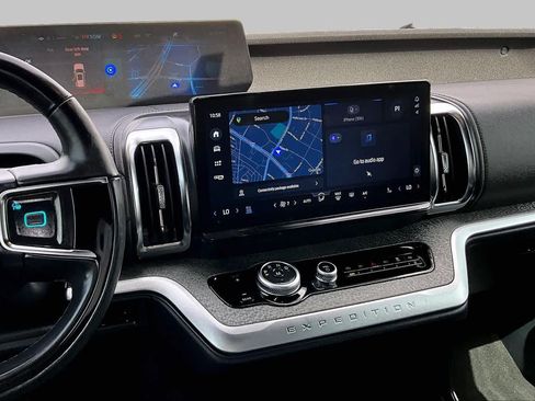 Used 2025 Ford Expedition Tremor AWD/4WD image 7