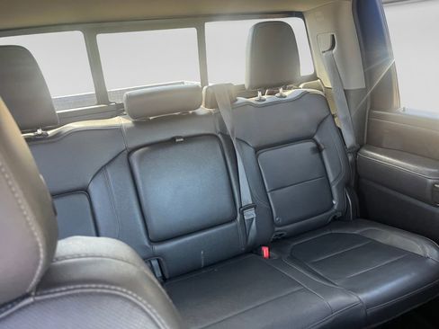 Used 2021 Chevrolet Silverado 2500 LTZ w/ LTZ Convenience Package AWD/4WD image 19