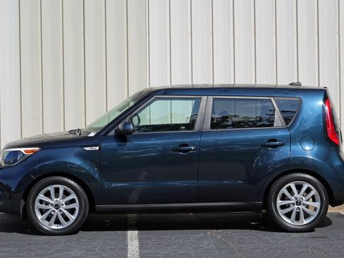 Used 2019 Kia Soul + FWD image 40