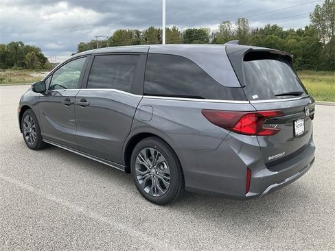 New 2026 Honda Odyssey Touring image 16