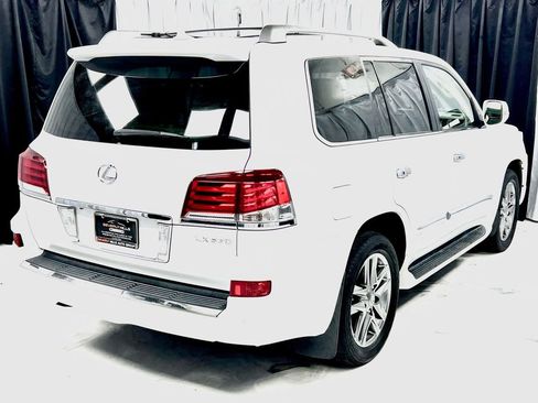 Used 2013 Lexus LX 570 4WD w/ Luxury Pkg image 6
