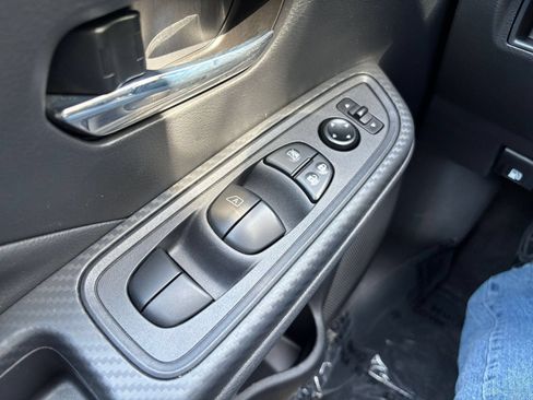 Used 2025 Nissan Versa SV FWD image 15