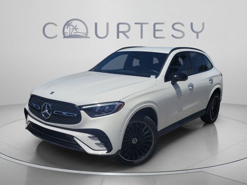 Certified 2026 Mercedes-Benz GLC 300 image 1