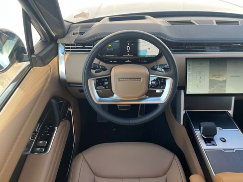 New 2025 Land Rover Range Rover SE image 26