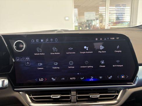 New 2026 Chevrolet Equinox EV LT w/ LPO, Blackout Package AWD/4WD image 18