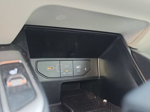 Certified 2025 Kia Sorento S FWD image 27