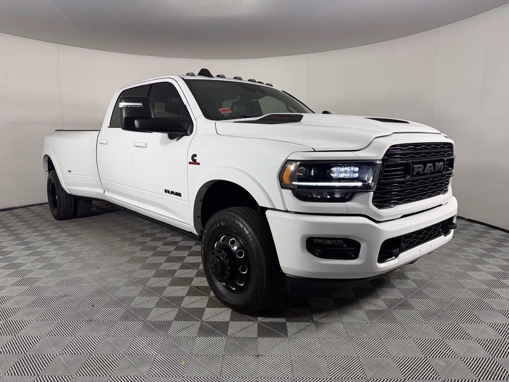 Used 2024 RAM 3500 Limited w/ Night Edition AWD/4WD image 4
