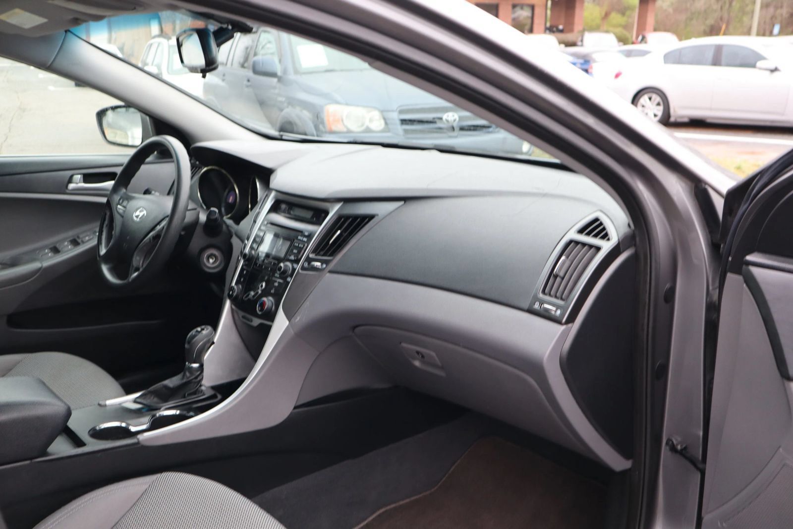 Used 2012 Hyundai Sonata GLS FWD image 15