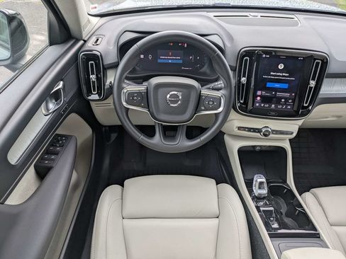 Used 2026 Volvo XC40 B5 Plus AWD/4WD image 17