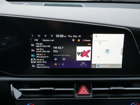 Used 2023 Kia Niro SX Touring image 22